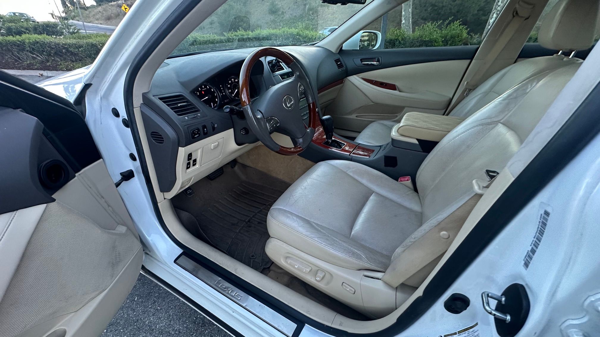 Used 2010 Lexus ES 350 w/ Preferred Accessory Package FWD image 15