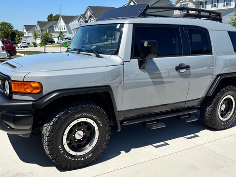 Used 2013 Toyota FJ Cruiser 4WD w/ Trail Teams Special Edition image 5
