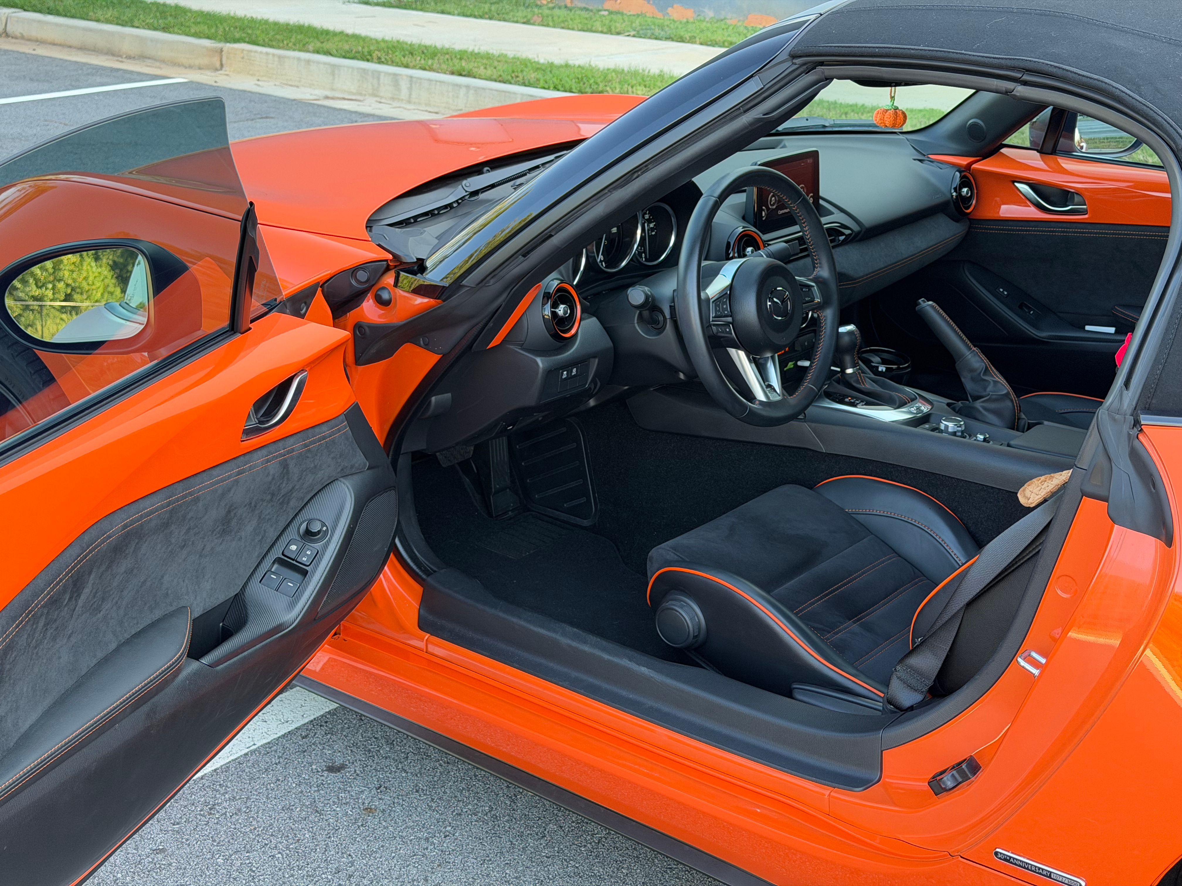Used 2019 MAZDA MX-5 Miata 30th Anniversary RWD image 13