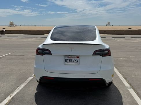 Used 2021 Tesla Model Y Long Range AWD/4WD image 9