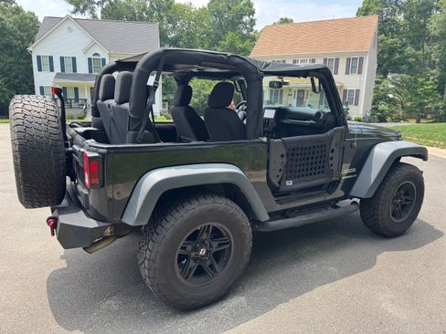Used 2016 Jeep Wrangler Sport w/ Quick Order Package 23S AWD/4WD image 4