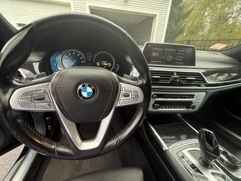 Used 2019 BMW 740i xDrive w/ Executive Package AWD/4WD image 20