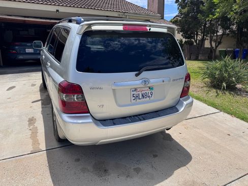 Used 2004 Toyota Highlander Limited FWD image 4