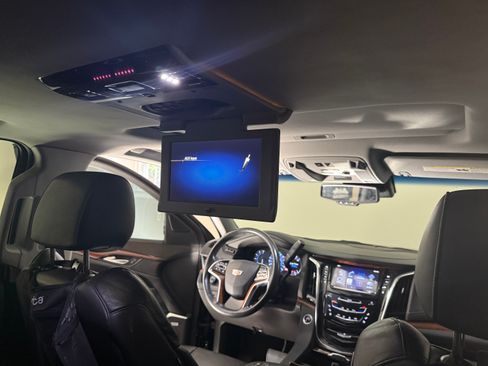 Used 2016 Cadillac Escalade ESV Premium image 14