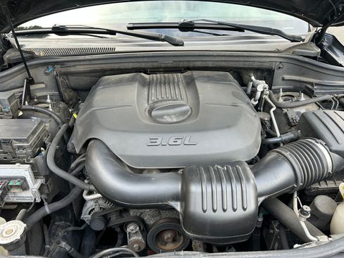 Used 2011 Jeep Grand Cherokee Laredo w/ Security & Convenience Group image 13