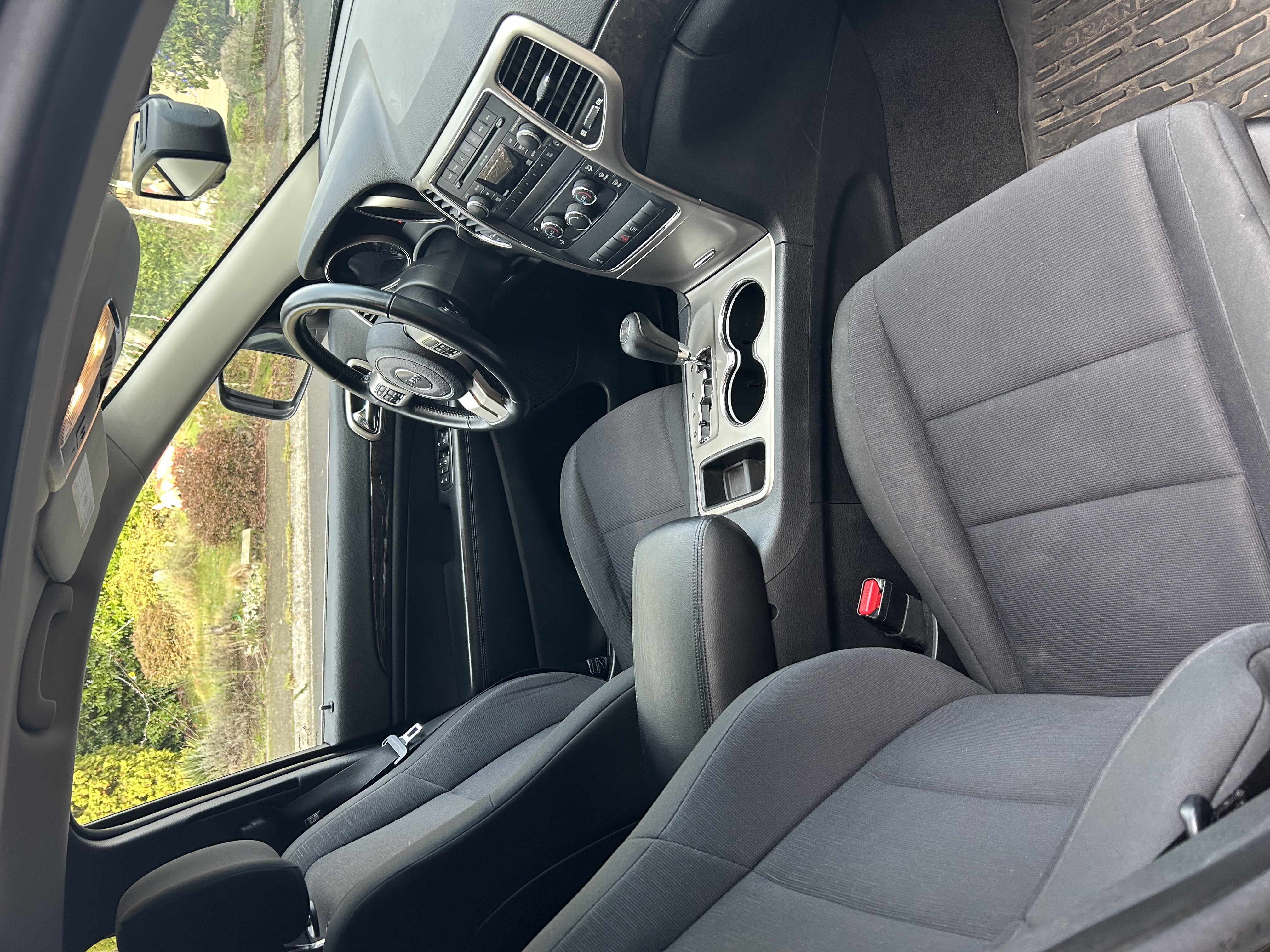 Used 2011 Jeep Grand Cherokee Laredo w/ Security & Convenience Group AWD/4WD image 8