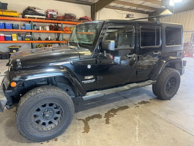 Used 2013 Jeep Wrangler Unlimited Sahara AWD/4WD image 2