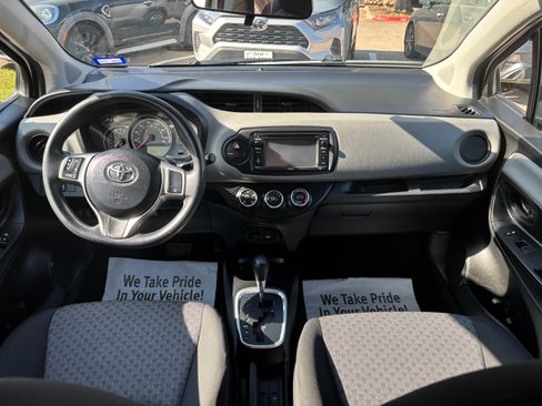Used 2017 Toyota Yaris L image 16