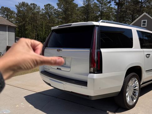 Used 2017 Cadillac Escalade ESV Premium Luxury image 8