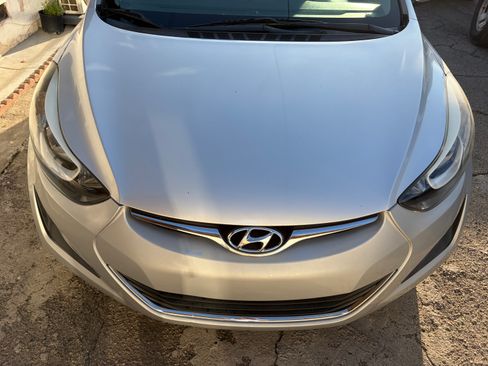 Used 2015 Hyundai Elantra SE FWD image 6