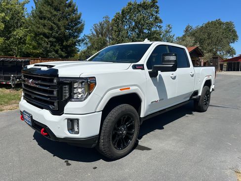 Used 2023 GMC Sierra 2500 AT4 w/ AT4 Premium Plus Package AWD/4WD image 1