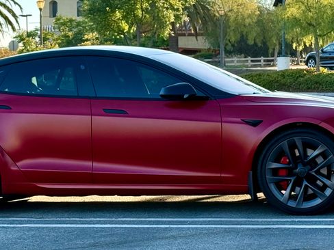Used 2022 Tesla Model S Plaid image 2