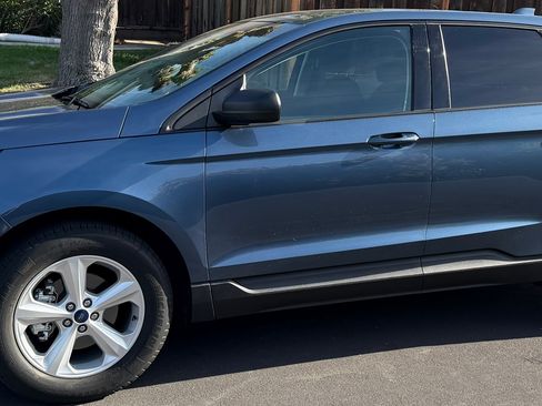 Used 2018 Ford Edge SE image 14