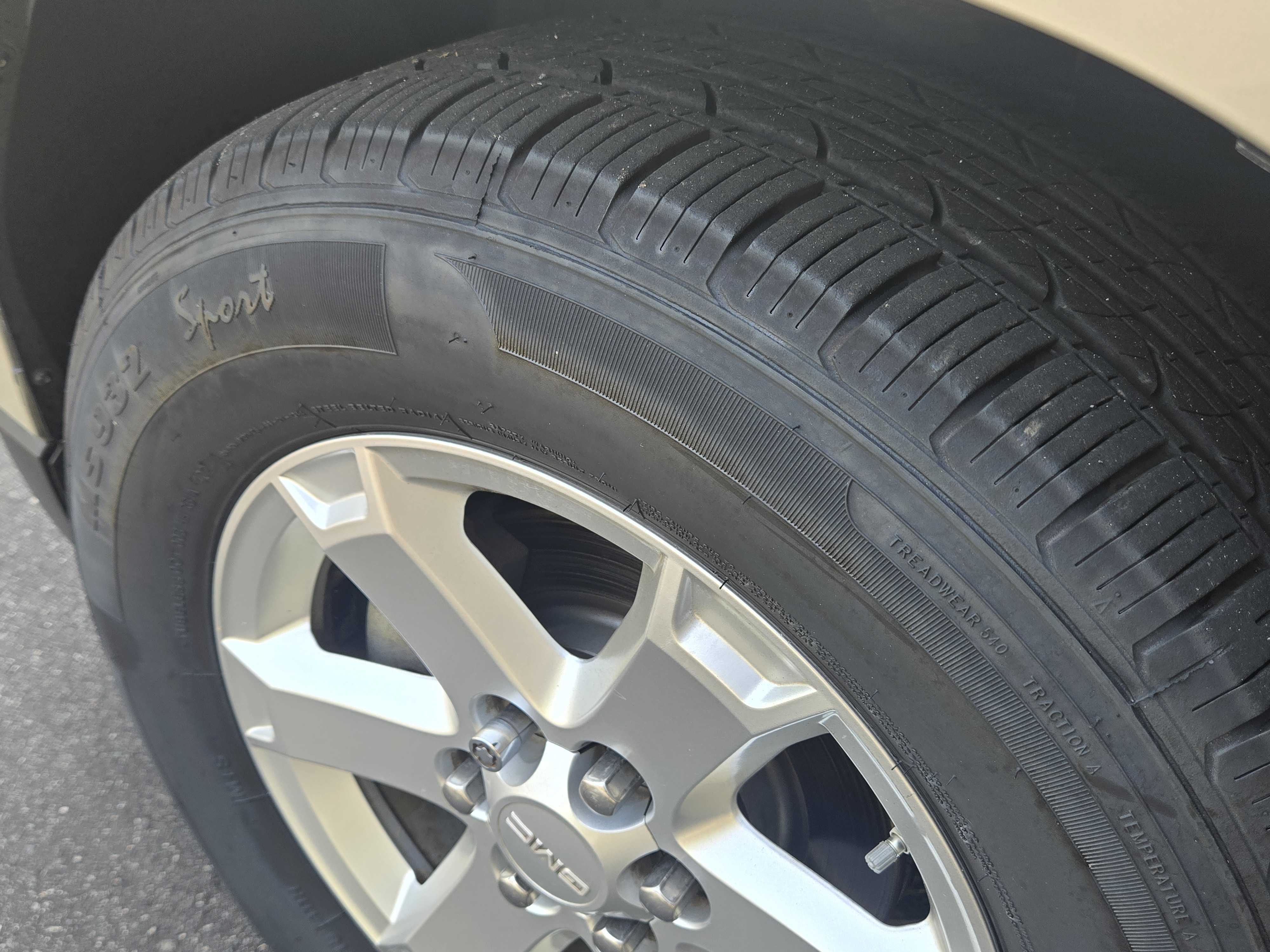 Used 2016 GMC Acadia SLE FWD image 31