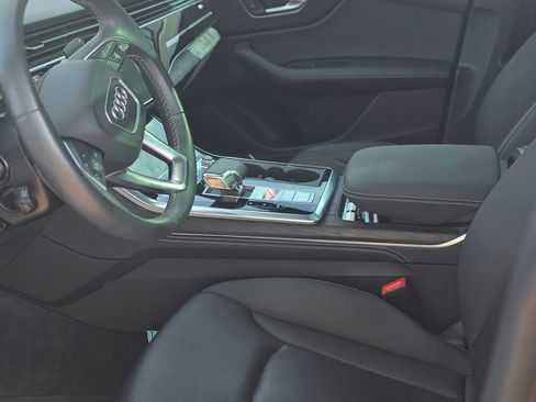 Used 2023 Audi Q8 Prestige w/ Prestige Package image 12