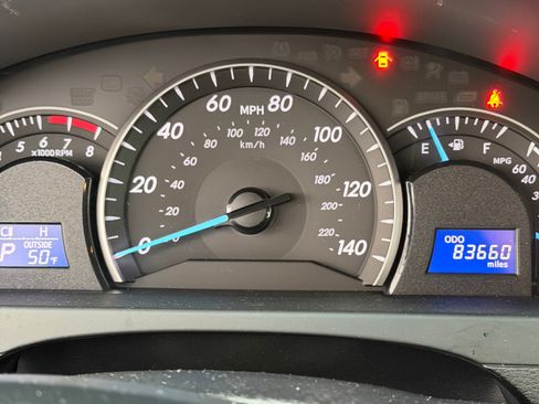 Used 2013 Toyota Camry LE image 6