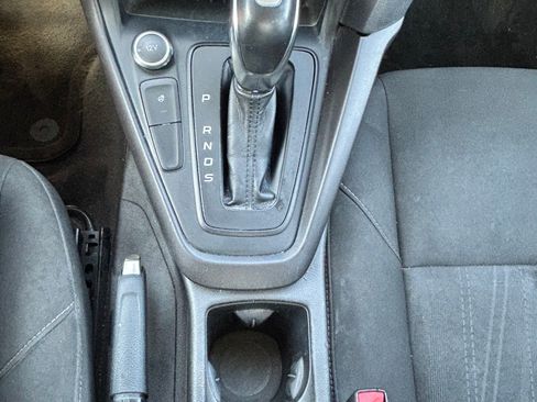 Used 2016 Ford Focus SE w/ SE Sport Package image 15