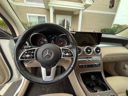 Used 2020 Mercedes-Benz GLC 300 4MATIC image 11