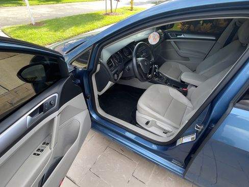 Used 2015 Volkswagen e-Golf SEL Premium FWD image 6
