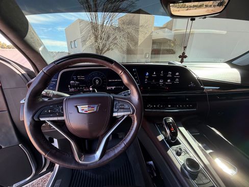 Used 2023 Cadillac Escalade ESV Sport Platinum image 5