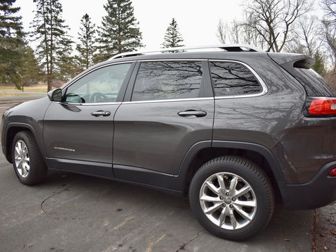 Used 2014 Jeep Cherokee Limited w/ Luxury Group image 5