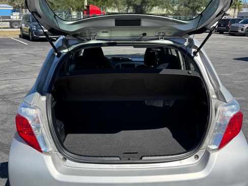 Used 2012 Toyota Yaris LE image 40
