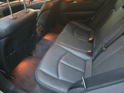 Used 2005 Mercedes-Benz E 500 Sedan image 10
