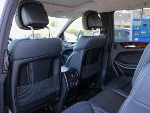 Used 2015 Mercedes-Benz GL 550 4MATIC image 15