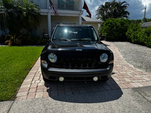 Used 2016 Jeep Patriot High Altitude FWD image 17