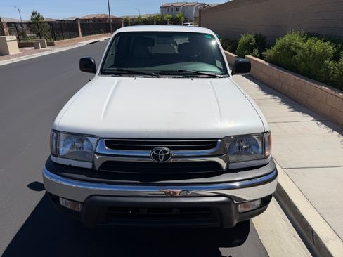 Used 2002 Toyota 4Runner SR5 image 9