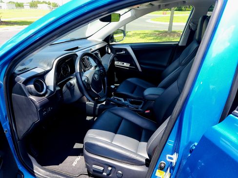 Used 2017 Toyota RAV4 Limited w/ Carpet Mat Package image 14