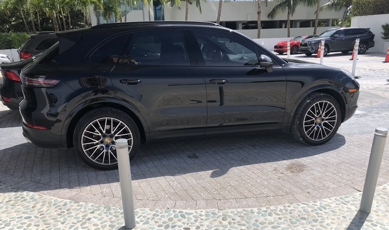 Used 2019 Porsche Cayenne AWD/4WD image 2