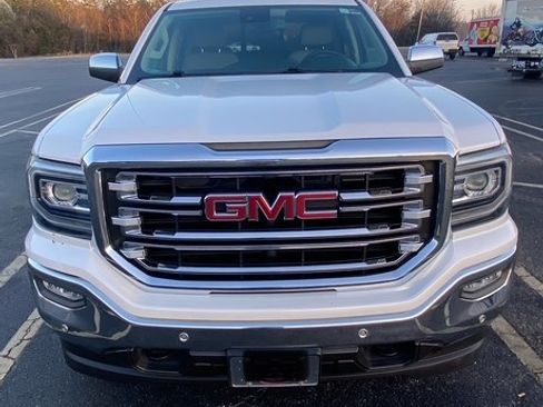 Used 2018 GMC Sierra 1500 SLT image 2