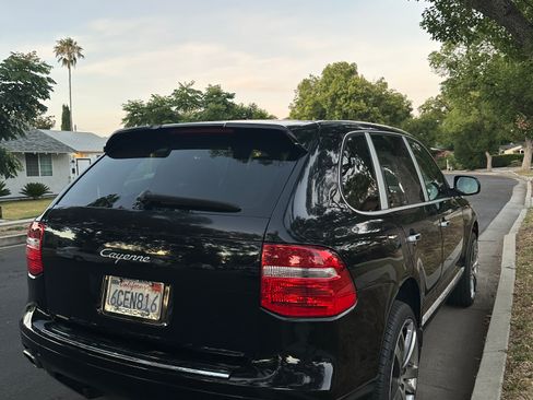 Used 2008 Porsche Cayenne AWD/4WD image 12