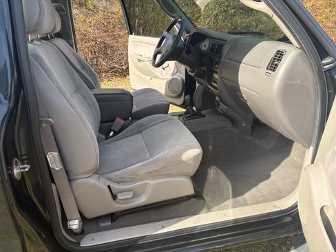 Used 2004 Toyota Tacoma Pickup 2D 6 ft image 14