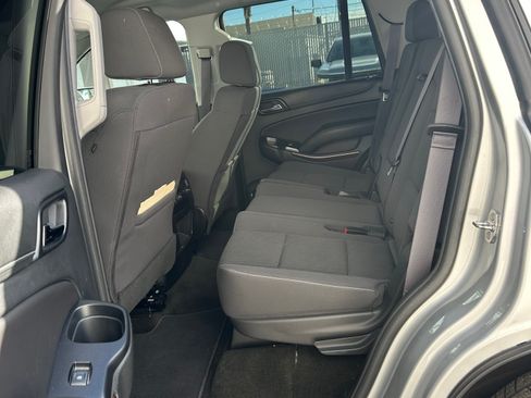 Used 2017 GMC Yukon SLE image 6