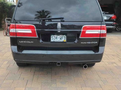 Used 2012 Lincoln Navigator 4WD image 15