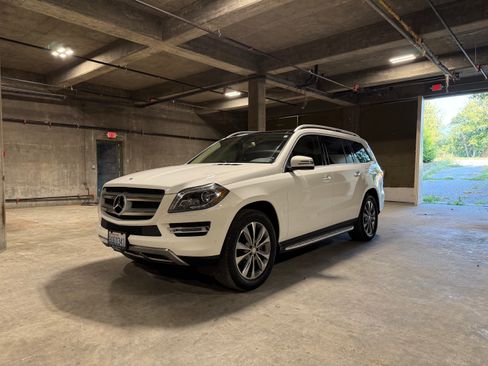 Used 2016 Mercedes-Benz GL 450 4MATIC image 4