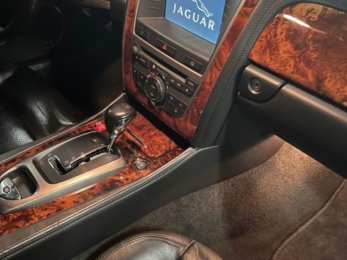 Used 2007 Jaguar XKR R image 11