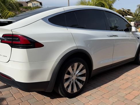 Used 2019 Tesla Model X Long Range image 9