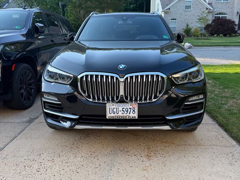 Used 2021 BMW X5 xDrive40i w/ Executive Package AWD/4WD image 2