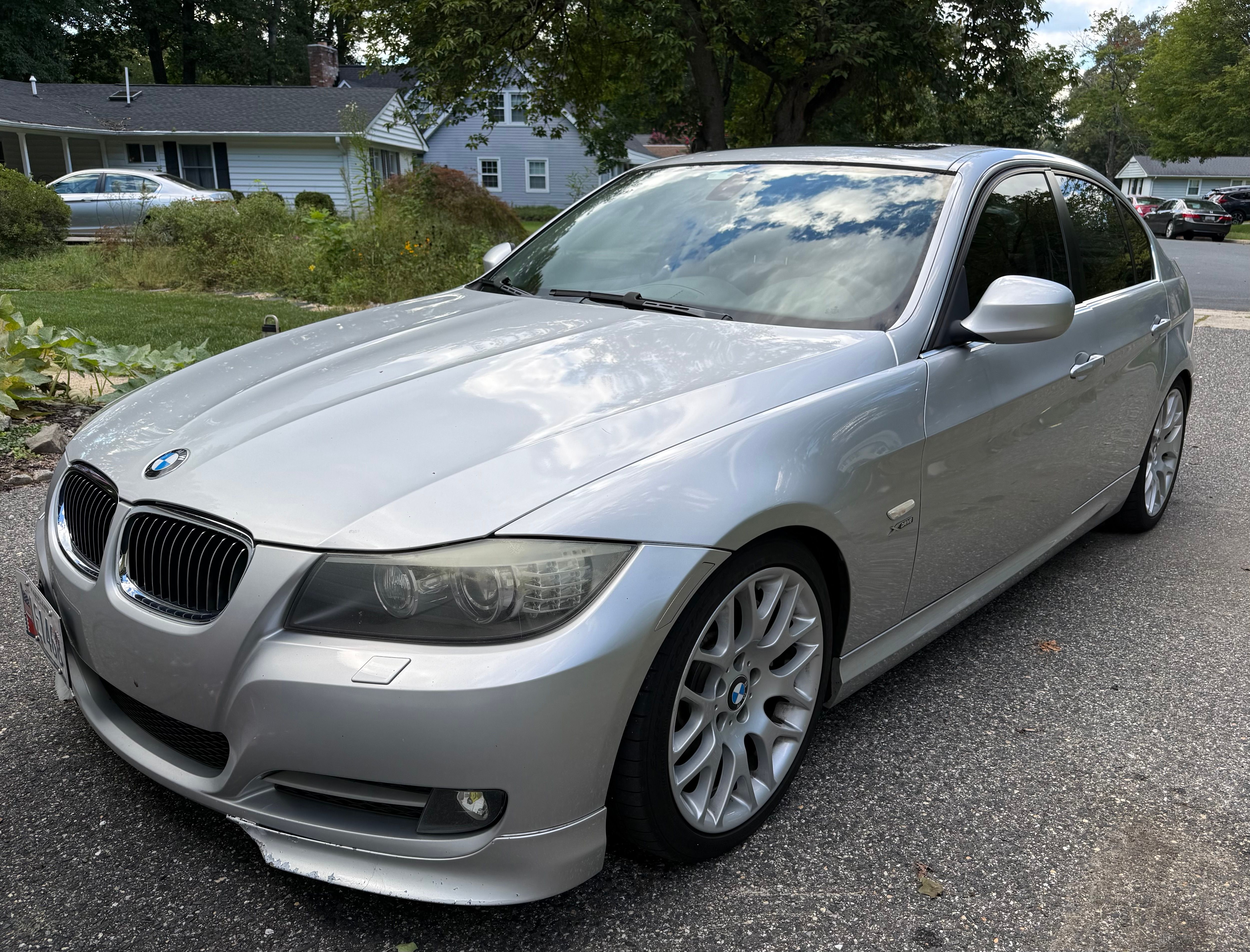 Used 2009 BMW 335i xDrive Sedan AWD/4WD image 1