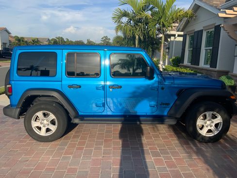 Used 2022 Jeep Wrangler Unlimited Sport w/ Sun And Sound Package AWD/4WD image 15