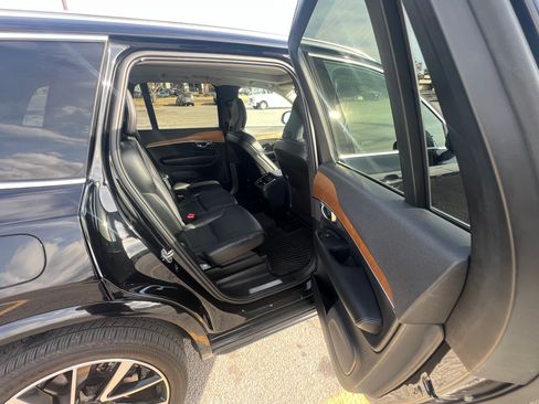 Used 2023 Volvo XC90 B6 Plus w/ Protection Package Premier image 10