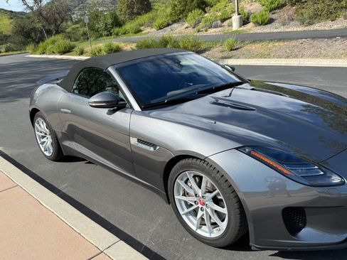 Used 2019 Jaguar F-TYPE Convertible image 2