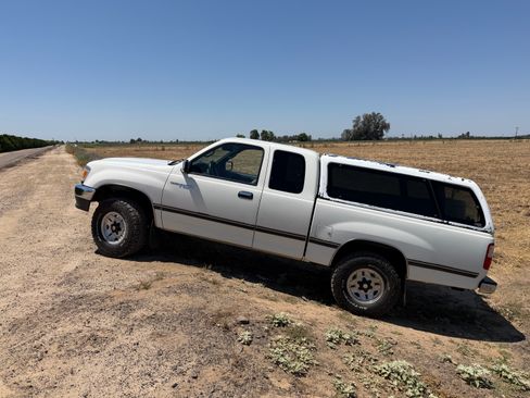 Used 1996 Toyota T100 SR5 AWD/4WD image 2