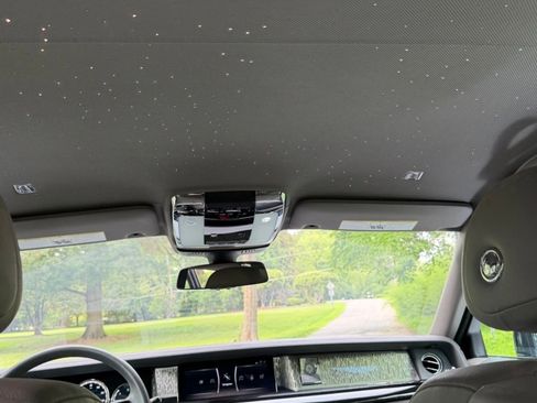 Used 2018 Rolls-Royce Phantom Sedan RWD image 20