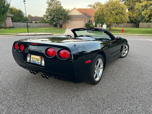 Used 2001 Chevrolet Corvette Convertible w/ Preferred Equipment Group2 RWD image 2
