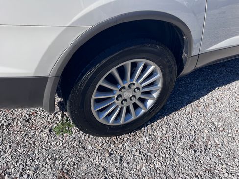 Used 2008 Buick Enclave CXL w/ Driver Confidence Package image 16