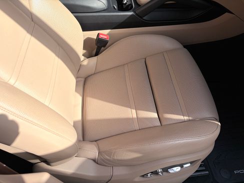 Used 2021 Porsche Cayenne S image 24